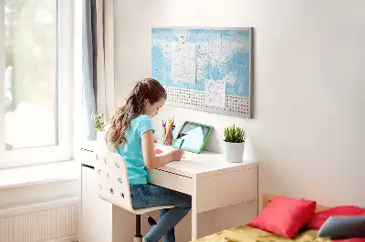 Tablica korkowa dla dzieci z ilustracją mapy kontynentów