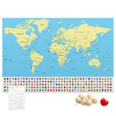 Klasyczna mapa świata na tablicy korkowej