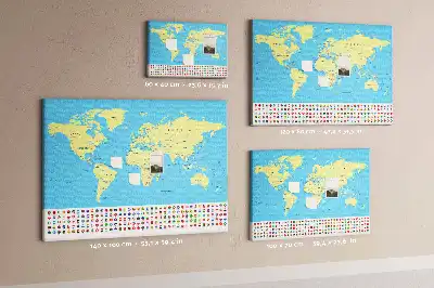 Klasyczna mapa świata na tablicy korkowej