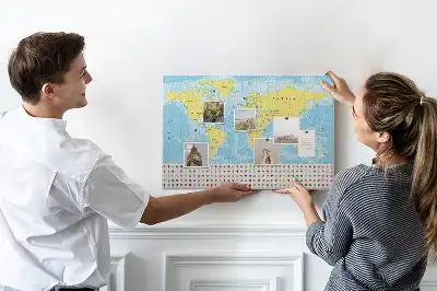 Tablica korkowa dla dzieci Mapa świata i flagi