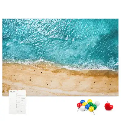 Tablica korkowa dla dzieci z motywem morza, plaży i ludzi