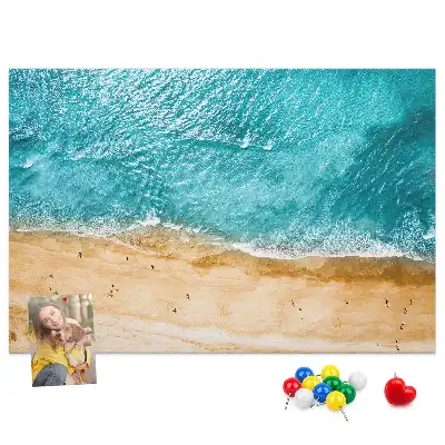 Tablica korkowa dla dzieci z motywem morza, plaży i ludzi