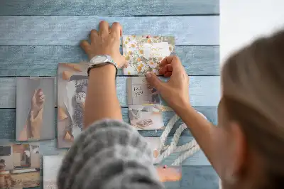 Tablica korkowa dla dzieci w paski z motywem muszelek