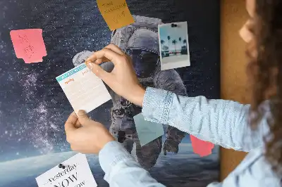 Ozdobna tablica korkowa Astronauta
