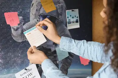 Ozdobna tablica korkowa Astronauta