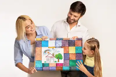 Tablica korkowa z drewnianymi kostkami