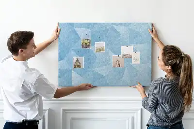 Tablica korkowa dla dzieci w geometryczne trójkąty abstrakcyjne