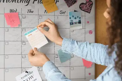 Ozdobna tablica korkowa planer miesięczny Moda
