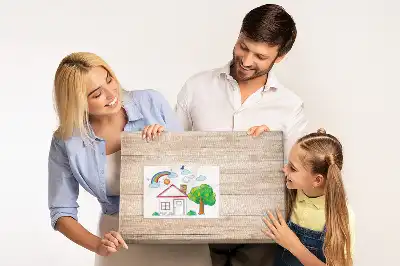 Tablica korkowa dla dzieci z drewnianą teksturą