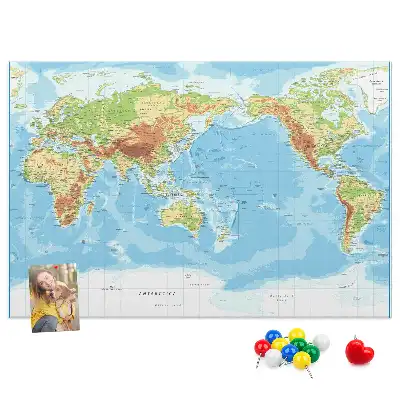 Korkowa tablica Fizyczna mapa świata