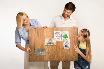 Tablica korkowa dla dzieci z motywem desek