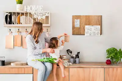 Tablica korkowa dla dzieci z motywem desek