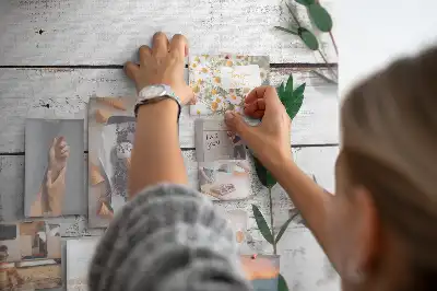 Ozdobna tablica korkowa z motywem naturalnego usłojenia drewna