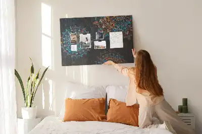 Tablica korkowa z motywem mandali
