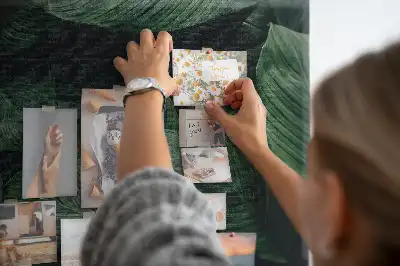 Tablica korkowa z motywem tropikalnej monstery