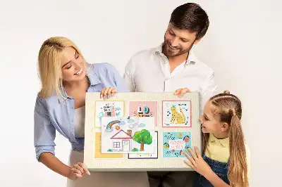 Ozdobna tablica korkowa z hasłami motywacyjnymi