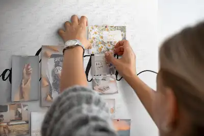 Tablica korkowa z napisem Przygoda