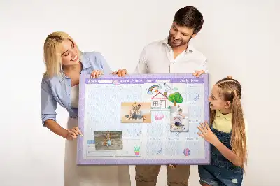 Korkowa tablica z rocznym planerem w kolorze różowym
