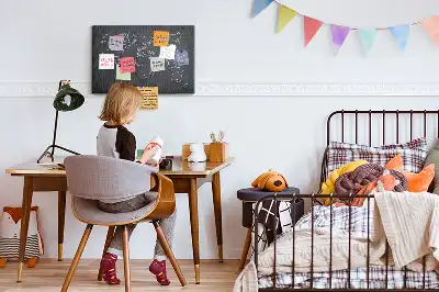 Tablica korkowa z wzorem mapy świata
