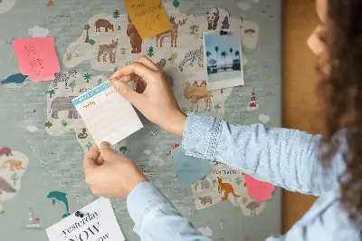 Korkowa tablica Zwierzęca mapa świata