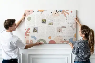 Tablica korkowa dla dzieci z tygodniowym planerem domowym
