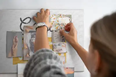 Tablica korkowa z nadrukiem inspirującego zdania