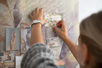 Tablica korkowa dla dzieci z motywem roślin w stylu akwareli