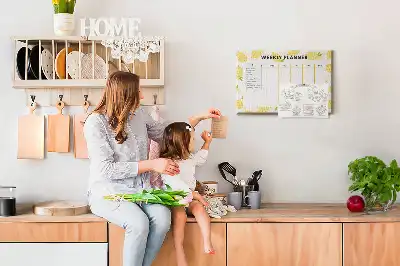 Ozdobna tablica korkowa planer tygodniowy w cytryny