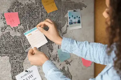 Tablica korkowa Mapa świata gazeta