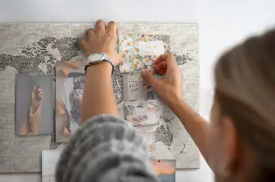 Tablica korkowa Mapa świata gazeta