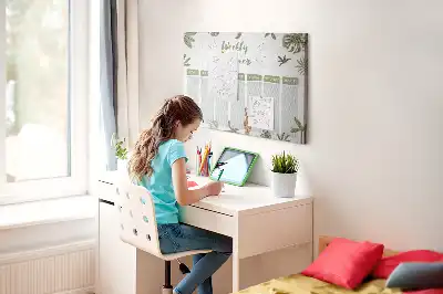 Tygodniowy planer na tablicy korkowej Safari