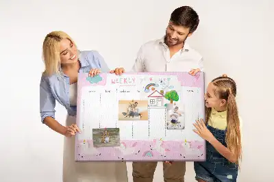 Tablica korkowa dla dzieci z planerem tygodniowym