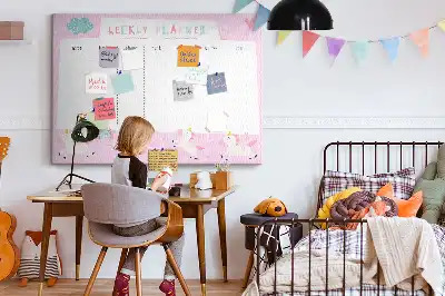 Tablica korkowa dla dzieci z planerem tygodniowym