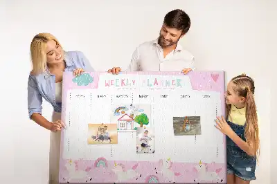 Tablica korkowa dla dzieci z planerem tygodniowym