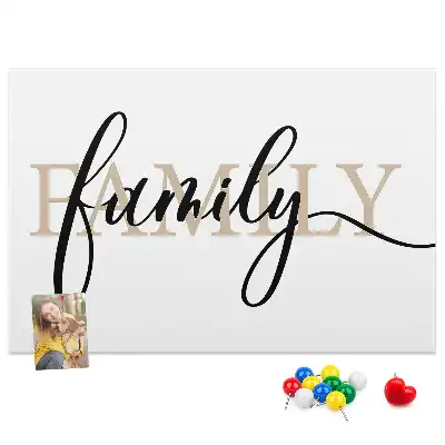 Korkowa tablica z napisem family