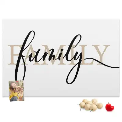 Korkowa tablica z napisem family