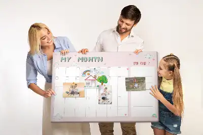 Ozdobna tablica korkowa dla dzieci planer miesięczny
