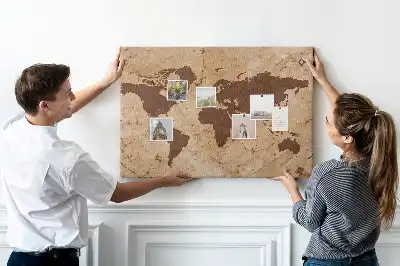 Tablica korkowa z mapą świata w stylu vintage