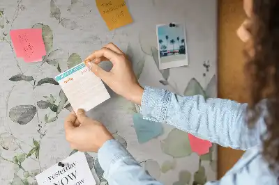 Tablica korkowa z motywem roślinnej kompozycji ściennej