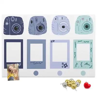 Tablica korkowa z ramkami w stylu polaroid