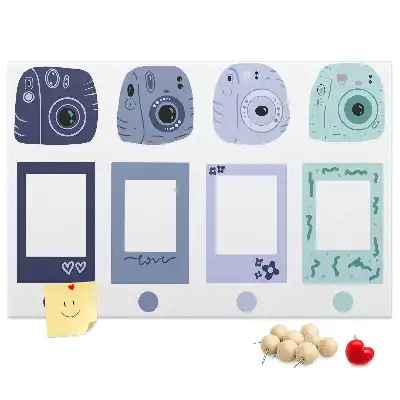 Tablica korkowa z ramkami w stylu polaroid