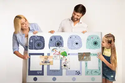 Tablica korkowa z ramkami w stylu polaroid