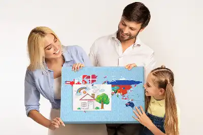 Tablica korkowa dla dzieci z mapą krajów i sztandarami