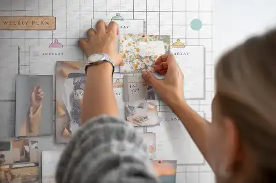 Tablica korkowa dla dzieci Tygodniowy plan