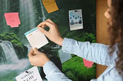 Tablica korkowa Wodospad wśród mchu