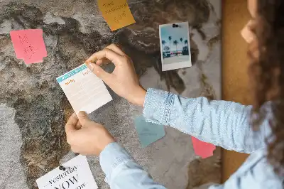 Ozdobna tablica korkowa Archiwalna mapa świata