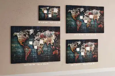 Tablica korkowa z motywem liniowej mapy