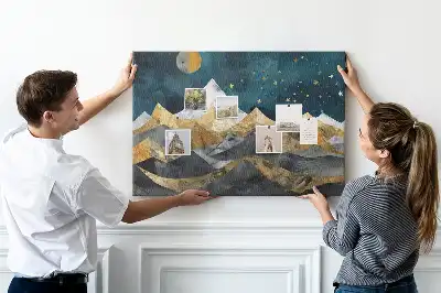 Tablica korkowa Góry nocą