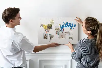 Tablica korkowa Napisy tworzące mapę