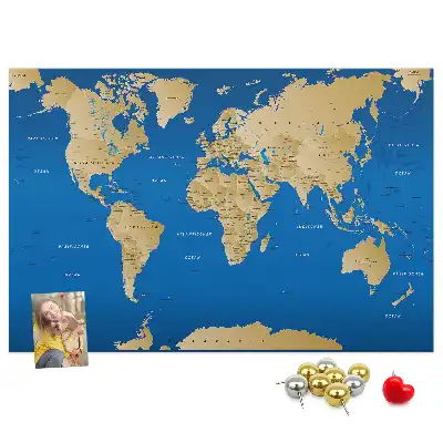 Tablica korkowa z mapą świata i krajami
